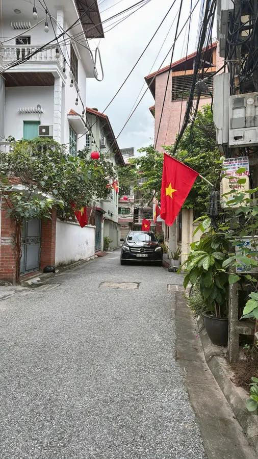 BÁN NHANH NHÀ DÂN XÂY PHỐ NGUYỄN SƠN 45M2 5T, Ô TÔ TRÁNH, VÀO NHÀ - NHỈNH 13 TỶ