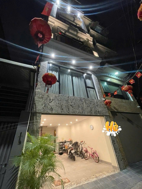 Nguyễn Sơn,Long Biên Dt40m x 6T thang máy gara ô tô giá 14.8 tỷ