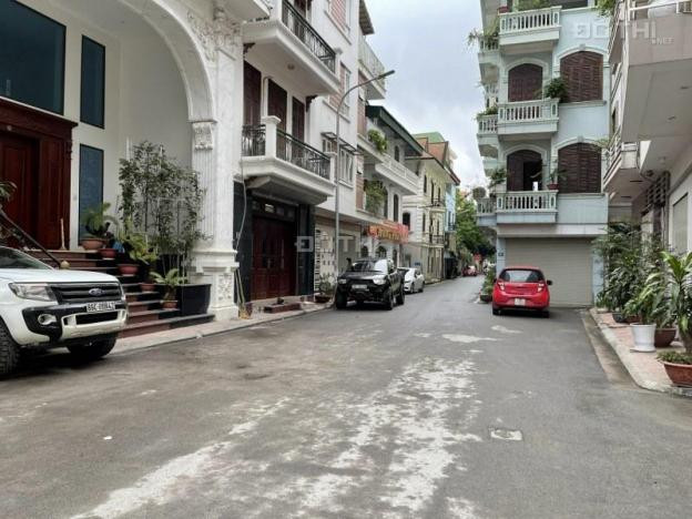 Bán đất Nguyễn Văn Cừ DT 50m x mt 5m phân lô ô tô đỗ cổng