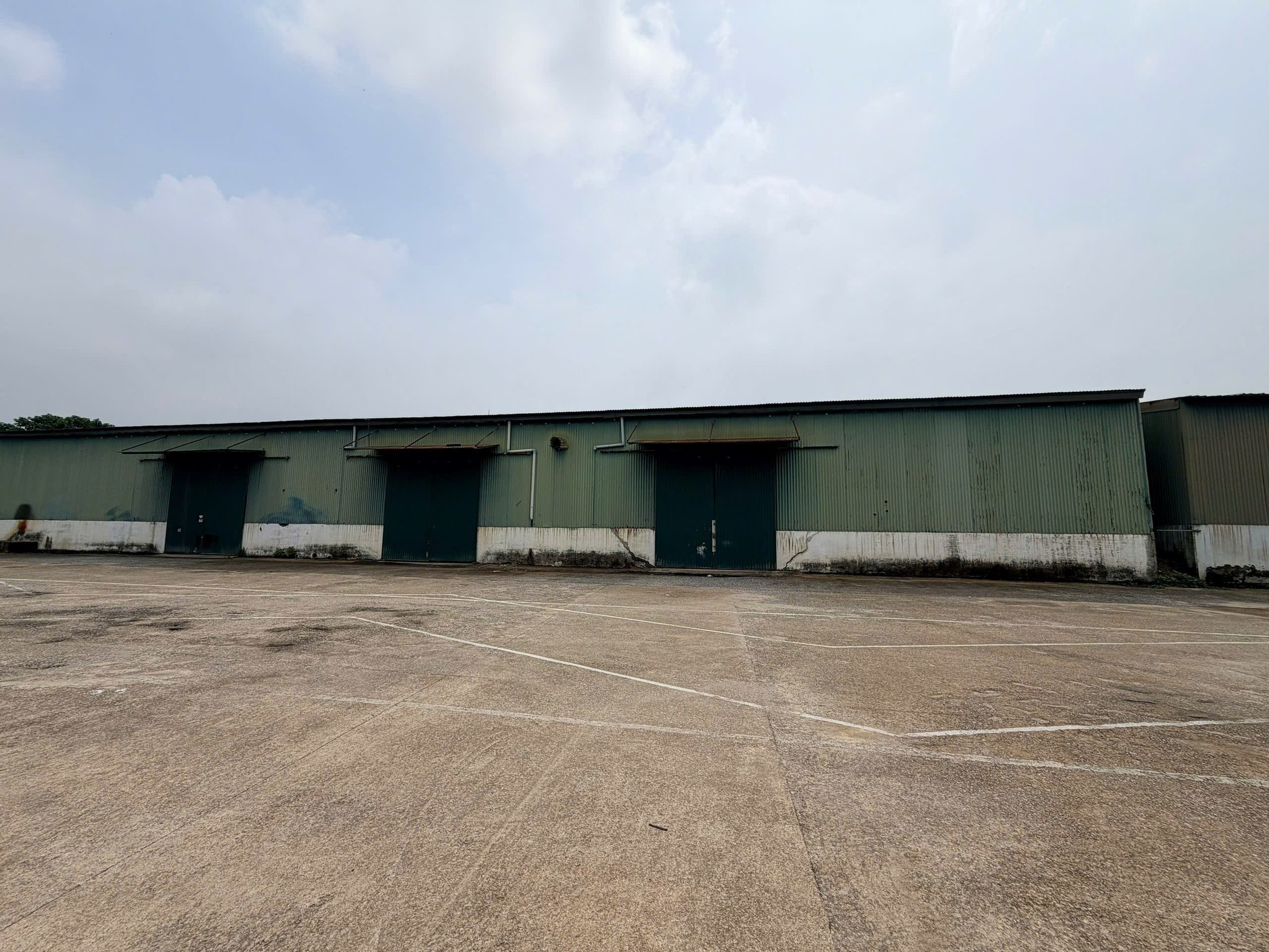 Cho thuê kho xưởng 700m-1300m2 tại Long Biên, Hà Nội.