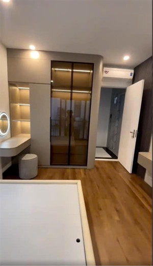 BÁN NHÀ PHỐ NGUYỄN SƠN 40m²,7 tầng-CĂN GÓC-THANG MÁY-GARA -FULL NT-CHỈ HƠN 11 TỶ