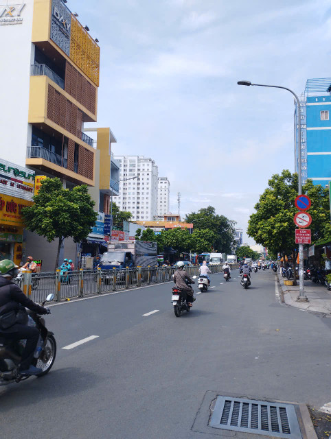Ngộp Nguyễn Sơn - HXH 4x20m -  3 tầng BTCT - Dòng tiền tốt