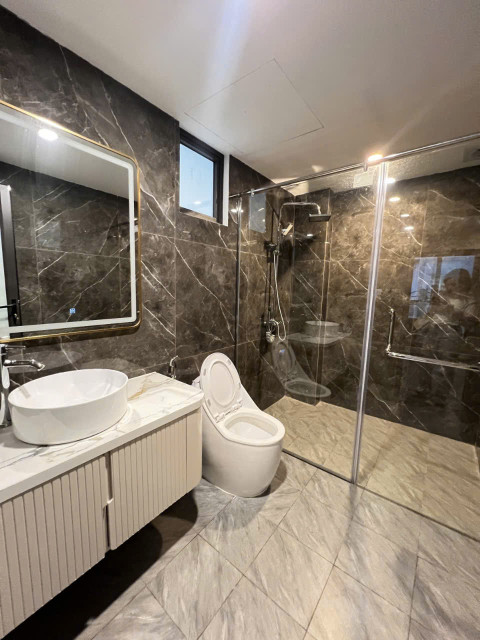 BÁN NHÀ, LÔ GÓC TAM TRINH - HOÀNG MAI,  DT 64 M, 5 TẦNG, TM, MT 4,5 M, GIÁ 14,8TỶ.