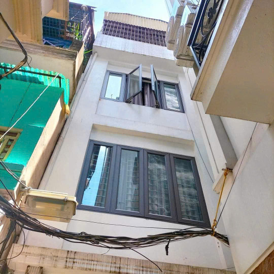 Cho thuê nhà ngõ 139 Tam Trinh, 4 tầng x 23m2, 2 ngủ, 9 triệu ở gia đình, nhóm ít người