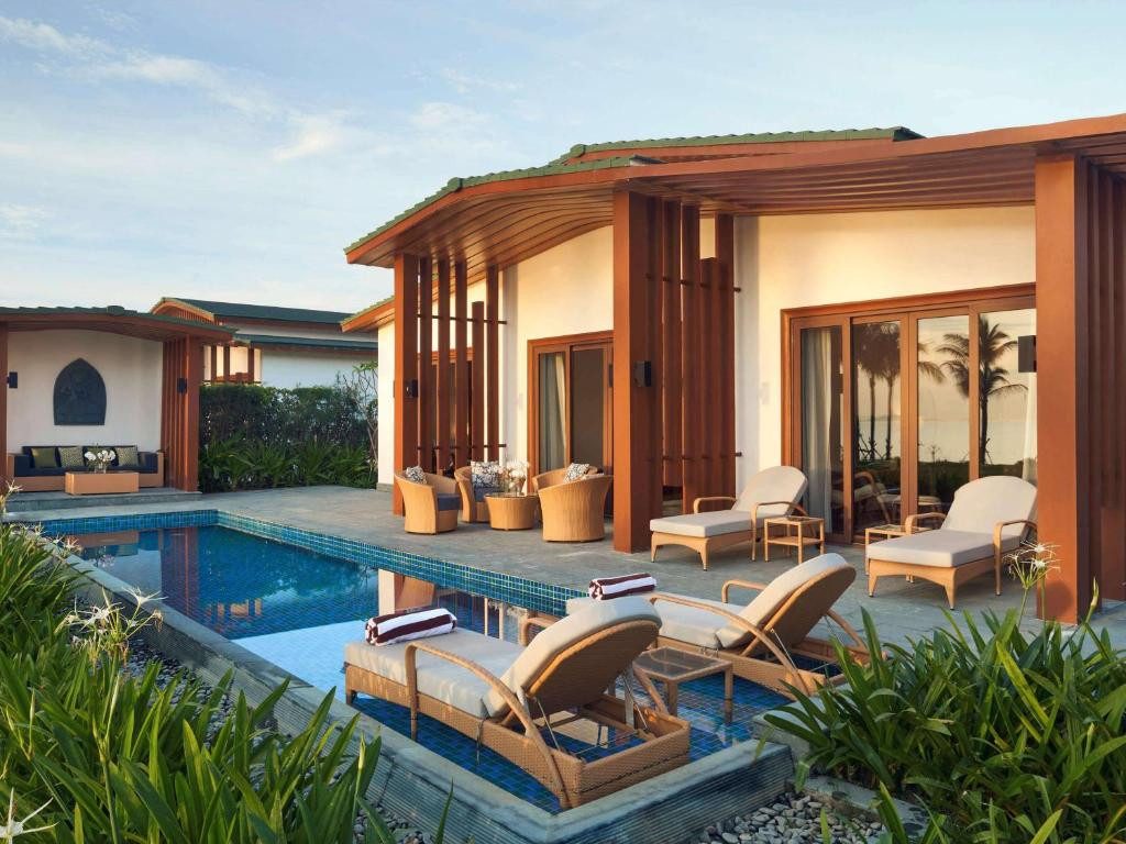 BIỆT THỰ BIỂN MÖVENPICK CAM RANH GIÁ SIÊU RẺ CHỈ 17,5 TỶ - 2PN , SẴN DÒNG TIỀN CHO THUÊ