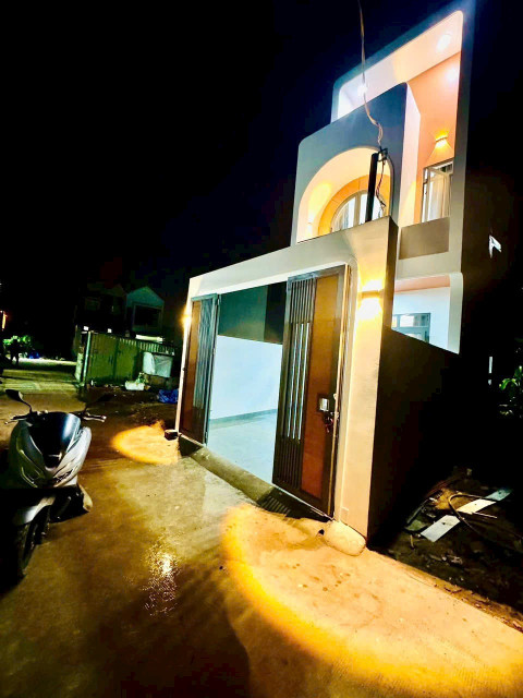 Nhà trệt lầu mới đẹp Phú Hoà-TP.TDM đường oto gần trường chợ giá tốt