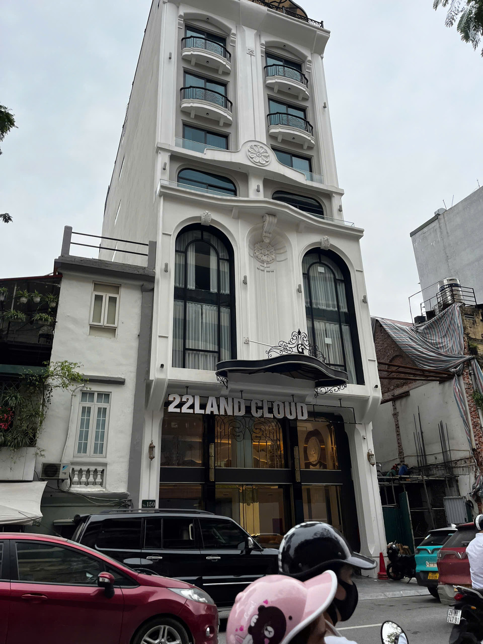 Cần bán gấp - ngộp bank - mặt phố Nguyễn Thái Học - 9 tầng - 150m chỉ 82 tỷ
