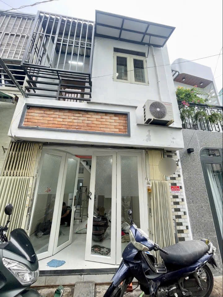 Mặt tiền tiện vừa ở, vừa kinh doanh buôn bán Ngay Đường Số 1, Nguyễn Thái Sơn - Chợ Gò Vấp, P4 Gò Vấp. 30m2, 2.4 tỷ. Lh 0799039209