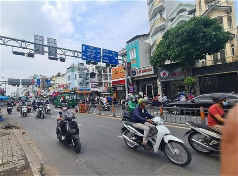 Bán CHDV 26 Phòng - Dòng Tiền  Khủng 170tr/ Tháng - Ngang 10.5M - Hẻm  Xe Hơi Ngay ĐH Văn Lang, ĐH Công Nghiệp,  Nguyễn Thái Sơn , Gò Vấp