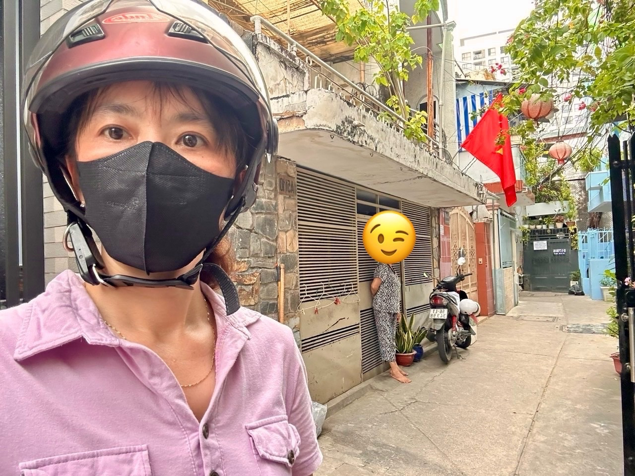 NHÀ NGANG LỚN XE HƠI NGỦ TRONG NHÀ- THONG RA NGUYỄN TẤT THÀNH.