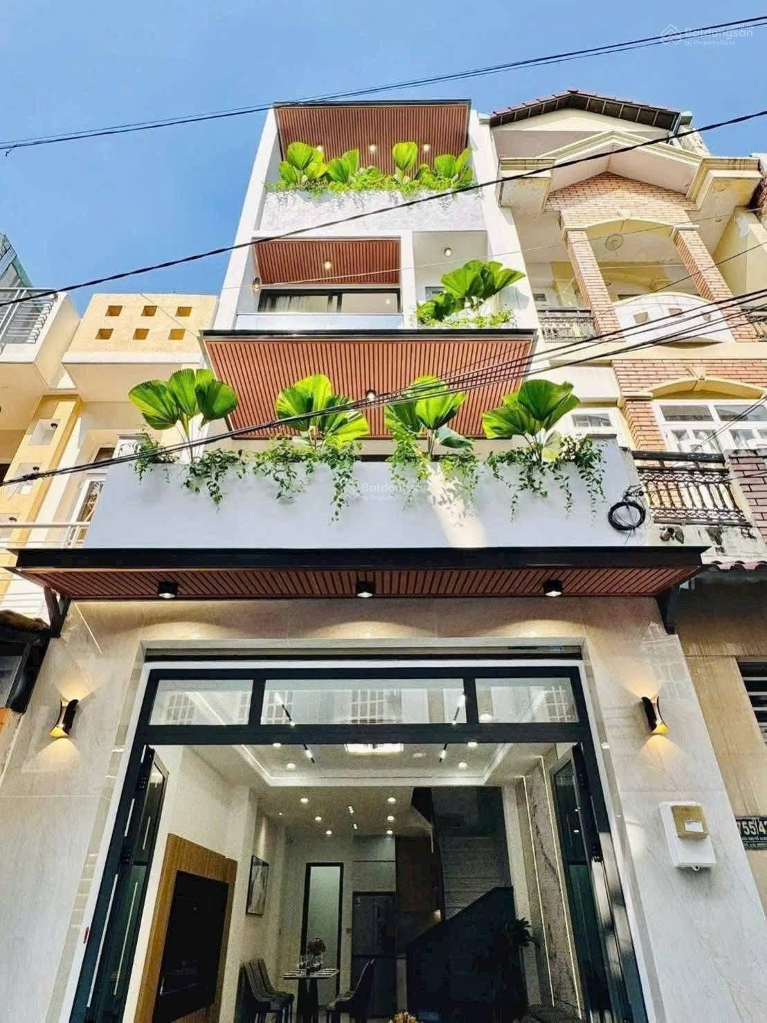Bán gấp nhà Đ. Nguyễn Thành Ý, Đakao, Quận 1, 72.8m2, 3tỷ8, đang cho thuê 22tr/th, sổ hồng riêng