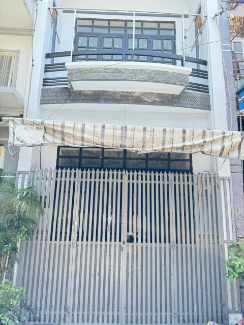 Giảm 200tr! Nhà 2 tầng HXH 36m2, Vuông – Nguyễn Thị Đặng Q12