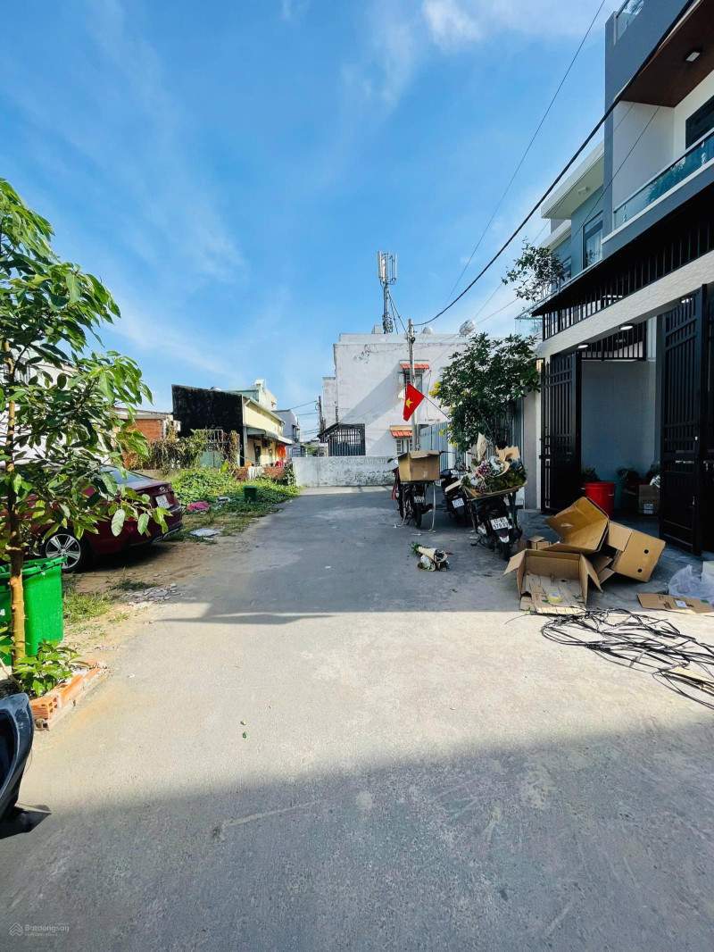 Cần xoay vốn bán gấp lô đất MT Nguyễn Thị Định, p.Cát Lái, Quận 2