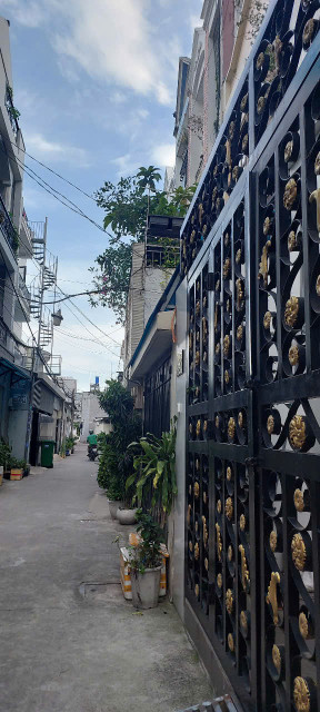 NHÀ ĐẸP NGANG KHỦNG 10M – HẺM XE HƠI Ô TÔ NGỦ TRONG NHÀ - CÁCH MẶT TIỀN NGUYỄN THỊ ĐỊNH CHỈ 20 MÉT – NHỈNH 9 TỶ ,
 Phường Bình Trưng Tây , Quận 2 LH 0906227839