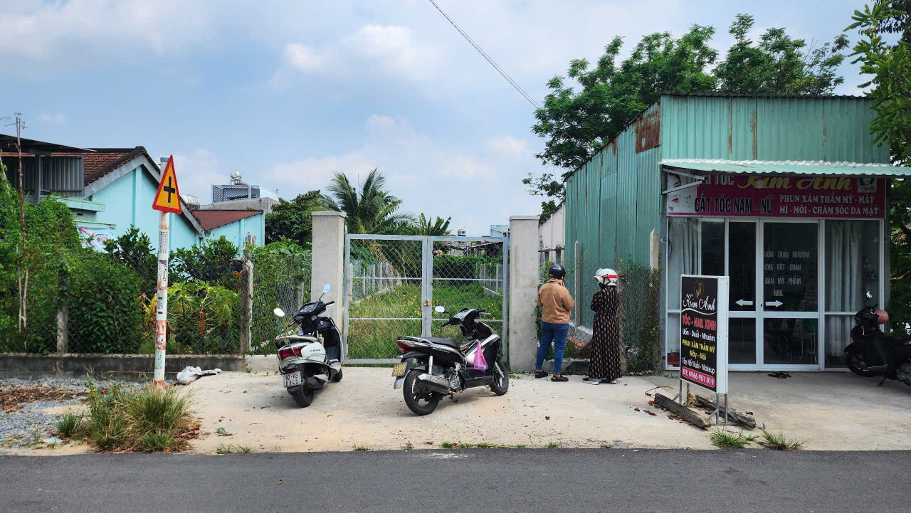 Bán đất Củ Chi, bán rẻ lô đất mặt tiền đường 65, 1 sẹc Nguyễn Thị Lắng, xã Tân Phú Trung.