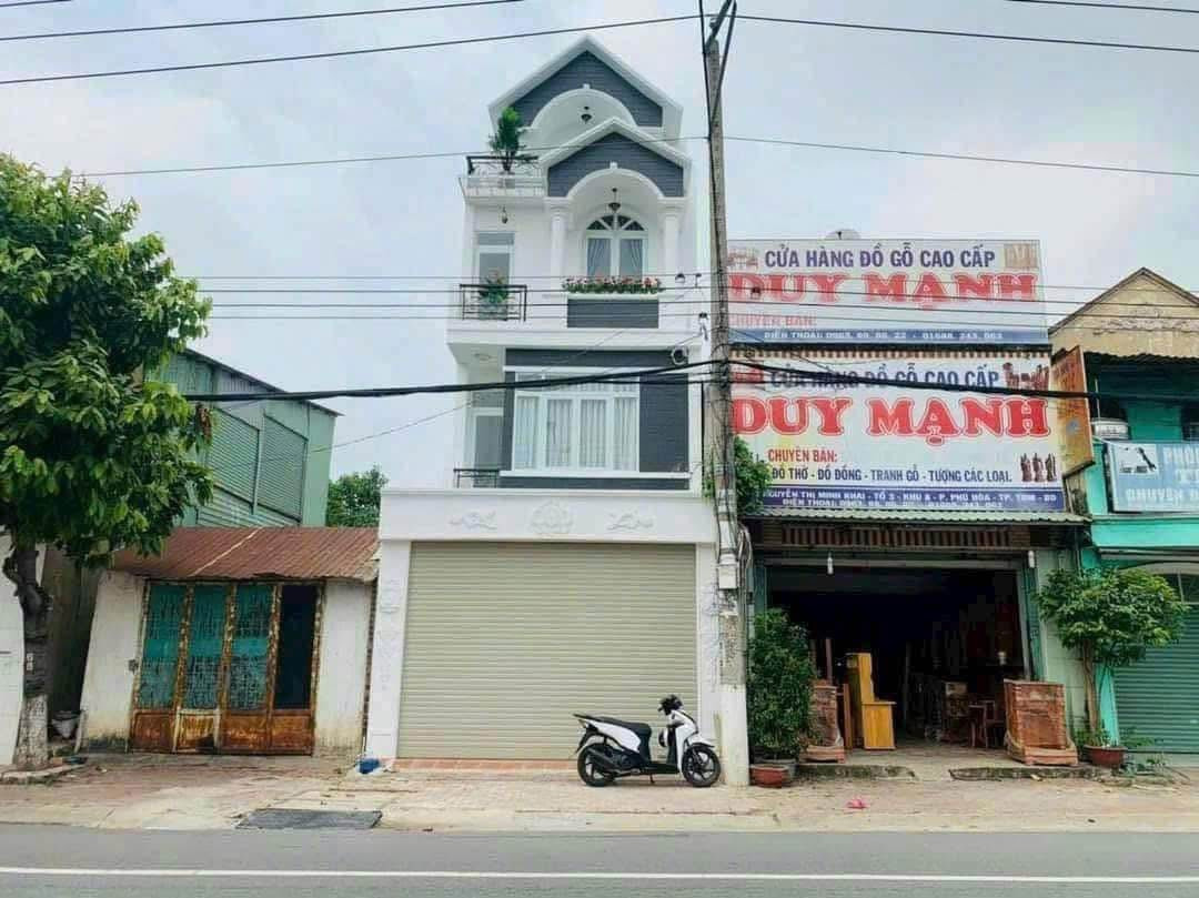 nhà 1 trệt 2 lầu mt  nguyễn thị minh khai phú hoà TDM : 1 trêt 2 lầu Hoàn công