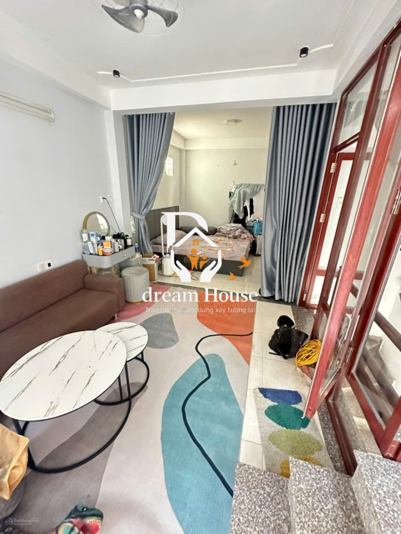 Bán nhà 1 trệt 3 lầu trung tâm Nha Trang, hẻm ô tô, 4PN, sổ riêng, DT 89.5m2, Giá tốt nhất khu vực