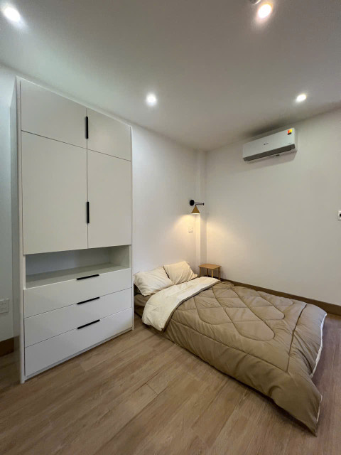 Bán nhà 3 tấng 1 tum đường Nguyễn Thị Minh Khai - có 5 căn hộ