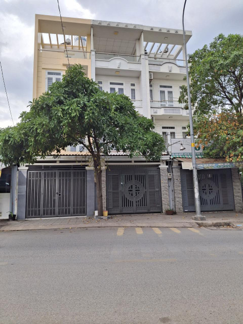 Giảm 200tr! Nhà MT 4 tầng 68m², Vuông, Đ.10m – Nguyễn Thị Nhuần Q12