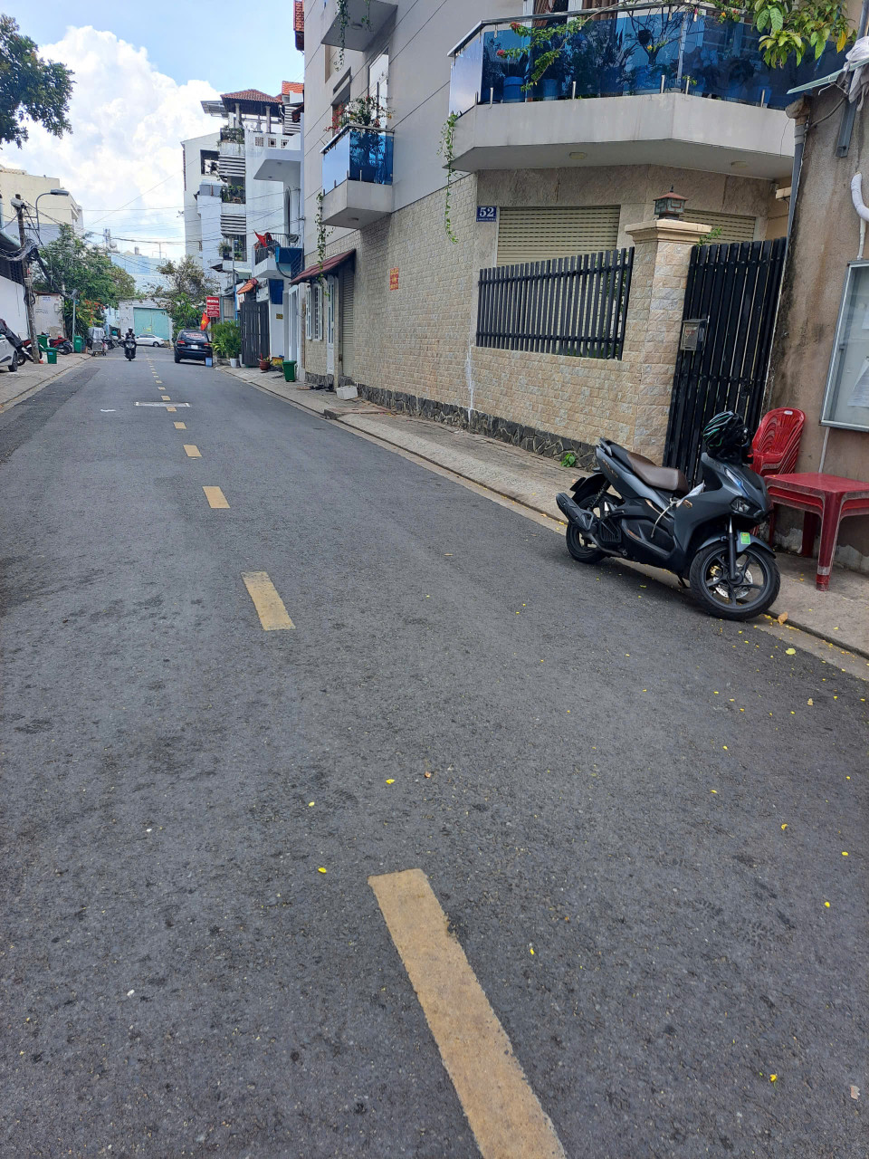 BÁN NHÀ MẶT TIỀN HẺM KINH DOANH NGUYỄN THỊ THẬP, QUẬN 7 – XE HƠI ĐỖ CỬA – 4 TẦNG – GIÁ CHỈ NHỈNH 9 TỶ. LH: 0938827657