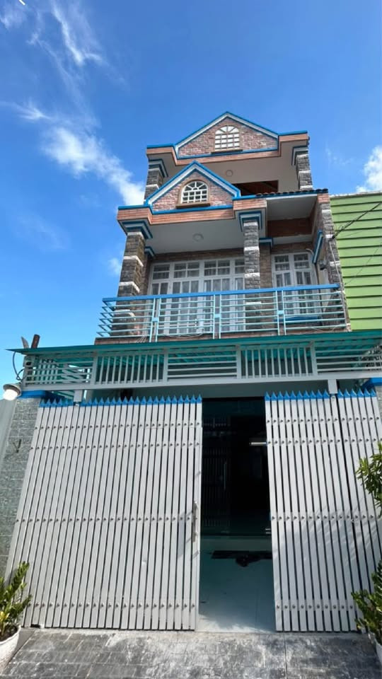 SÁT MẶT TIỀN NGUYỄN THỊ THẬP Q7- DT 100m2 . C.H.Ỉ. 12.5 T.Ỉ Alo Em Tâm Nhà Đẹp 0849.13.14.13 ngay Anh Chị