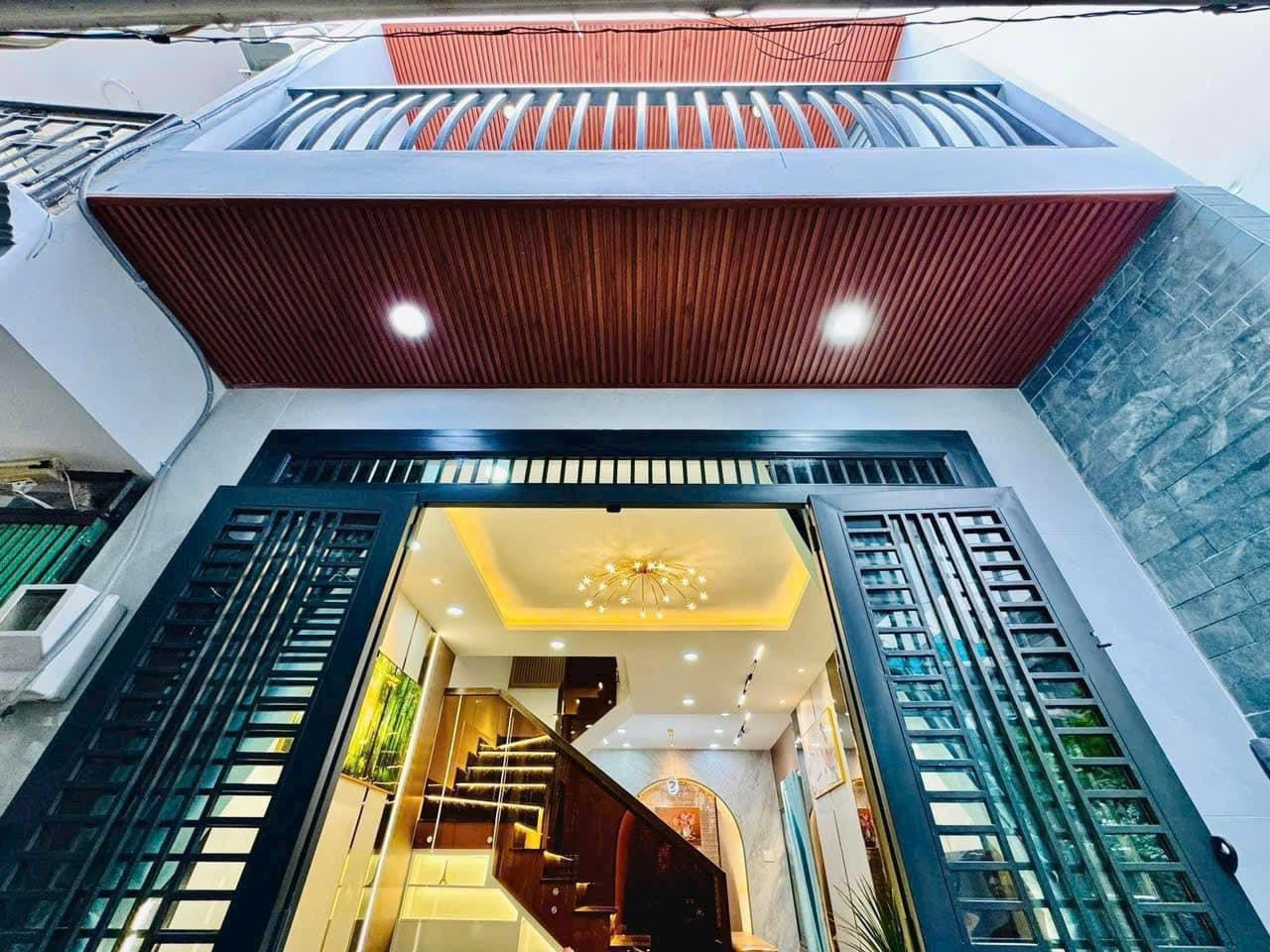Bán gấp nhà HXH đường Nguyễn Thị Thập, Q7, giá 2,3 tỷ, gần chợ,..LH: 0902958672 Trúc Mai