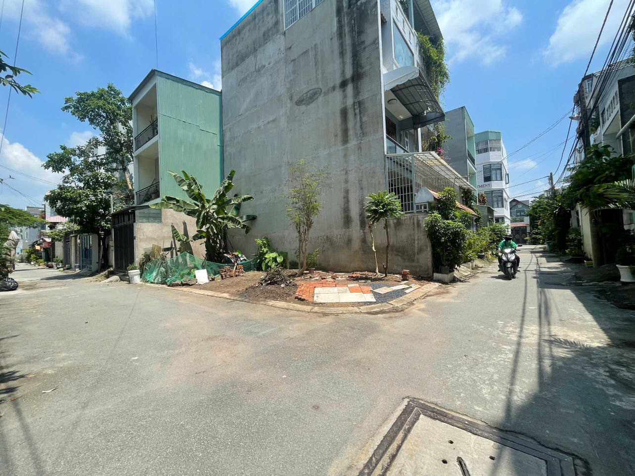 Bán lô góc siu đẹp đường Nguyễn thị Tư. Phú hữu Q9