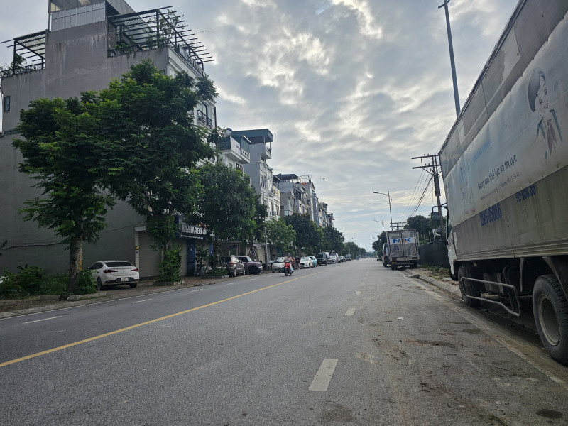 Bán nhà Nguyễn Thời Trung (Long Biên) 55m, Cấp 4, mt 4m, giá 17.95 tỷ