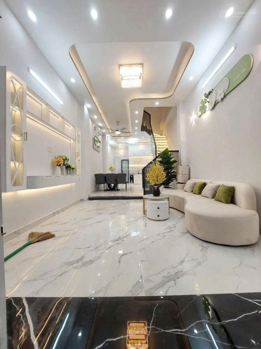 🏡 Bán nhà Ngô Gia Tự, Q.10, hẻm thông, cho thuê tốt, 8.x tỷ!