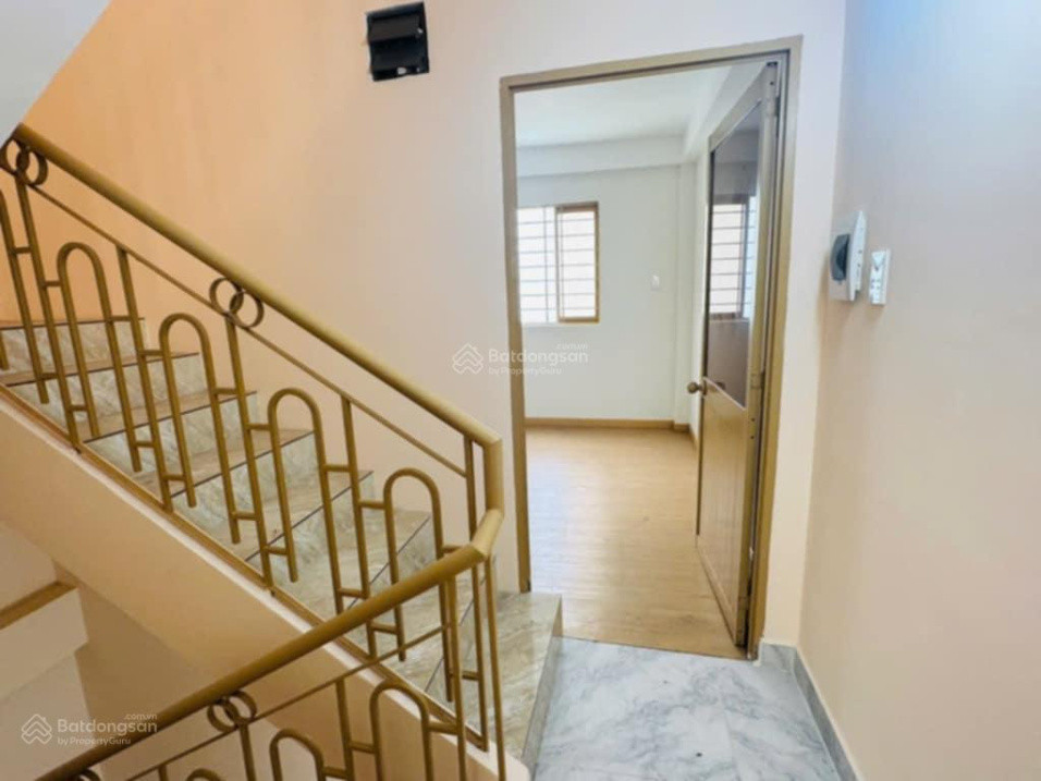 NHÀ NGUYỄN TRÃI, 30 MÉT RA MẶT TIỀN KHU SẦM UẤT, 5 TẦNG , 6 PHÒNG , SD 139 M2, CHỈ 7.2 TỶ