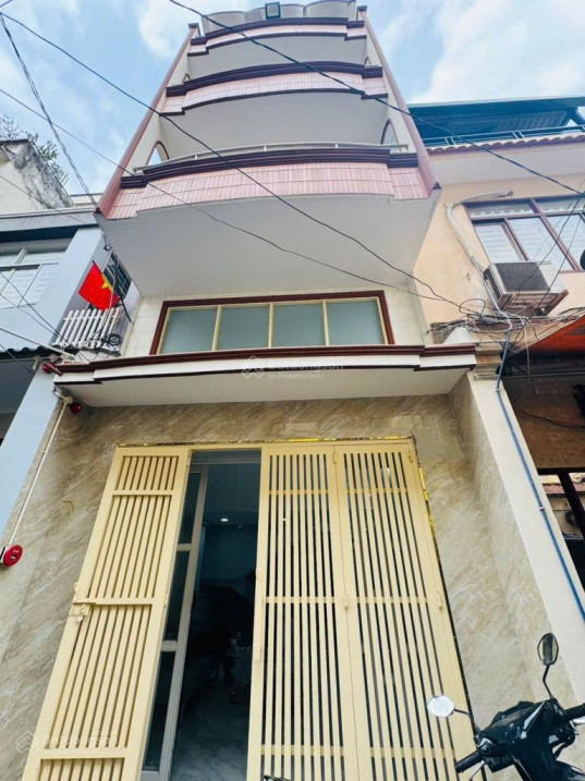 Nhà bán sát Châu Văn Liêm, quận 5, một bước ra mặt tiền, 5 tầng, 6 phòng, SD: 139m2, chỉ 7.2 tỷ. Lh:0939345129