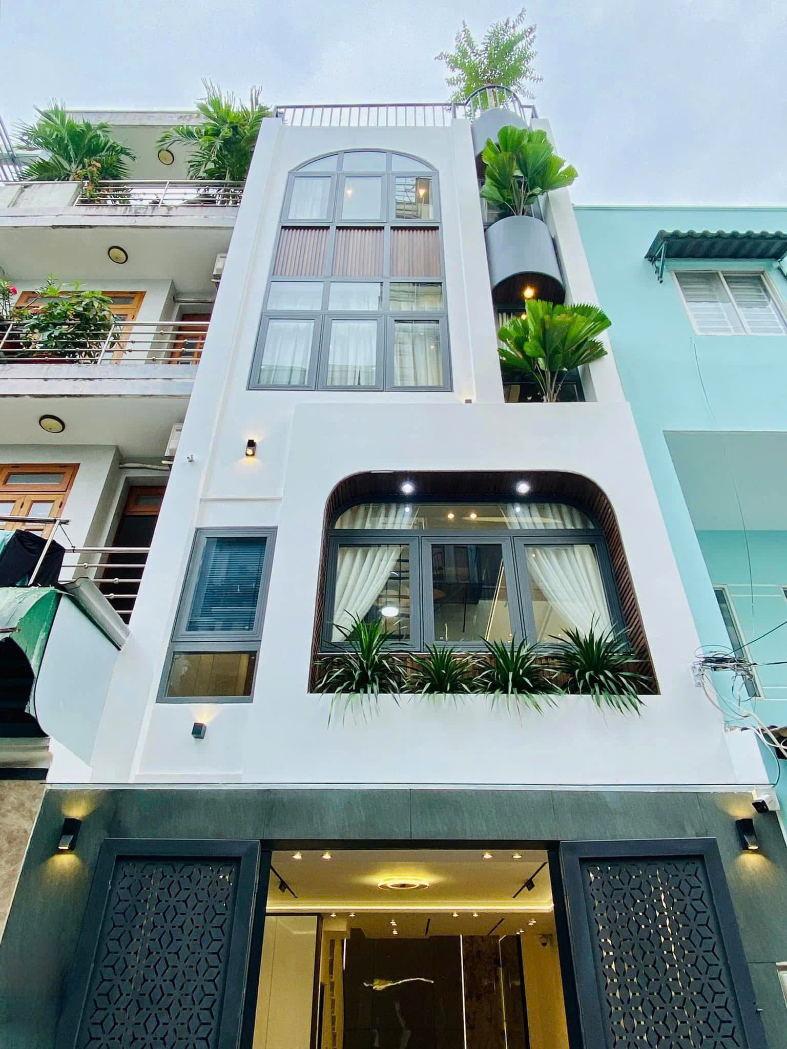 Bán nhà tặng nội thất Nguyễn Trãi P14 Q5 DT 62.5m2, 3tỷ120tr đang cho thuê 18 triệu/tháng, Sổ sẵn