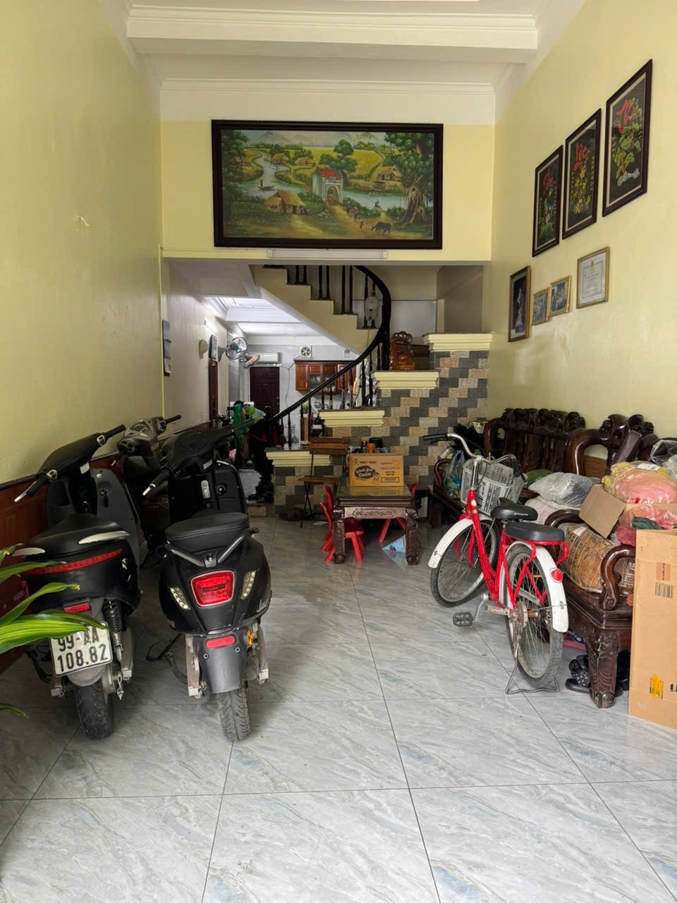 Bán nhà 2.5 tầng mặt đường nguyễn trãi khu ninh xá. Kinh doanh tốt. Diện tích 70m mặt tiền 4m hướng đông bắc. Phường kinh bắc tỉnh bắc ninh