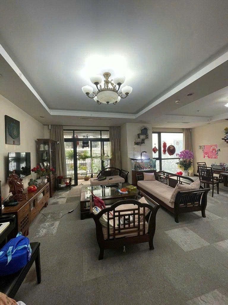 Cho Thuê Căn Hộ Chung Cư Cao Cấp Royal City: Nguyễn Trãi -Thanh Xuân 181M² 3 Ngủ - Full Nội Thất Cao Cấp - Giá Thuê 31tr