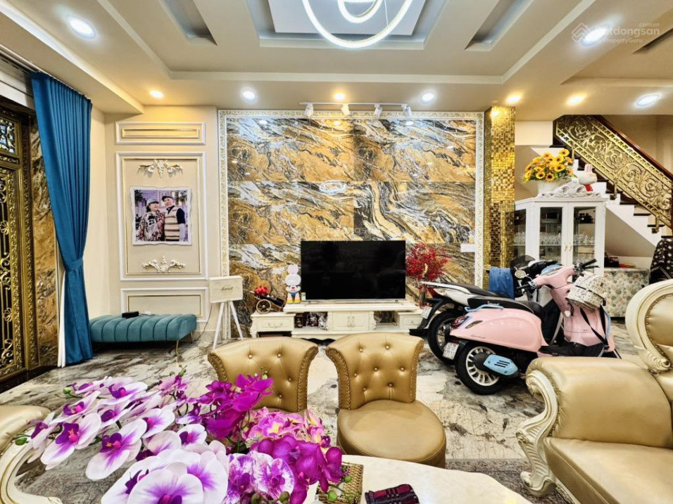 BÁN CĂN GÓC NGUYỄN TRI PHƯƠNG, Q.10, HỆ THỐNG ĐIỆN MẶT TRỜI, 94m2 , 4 TẦNG, GIÁ 17 TỶ . Lh: 0939345129