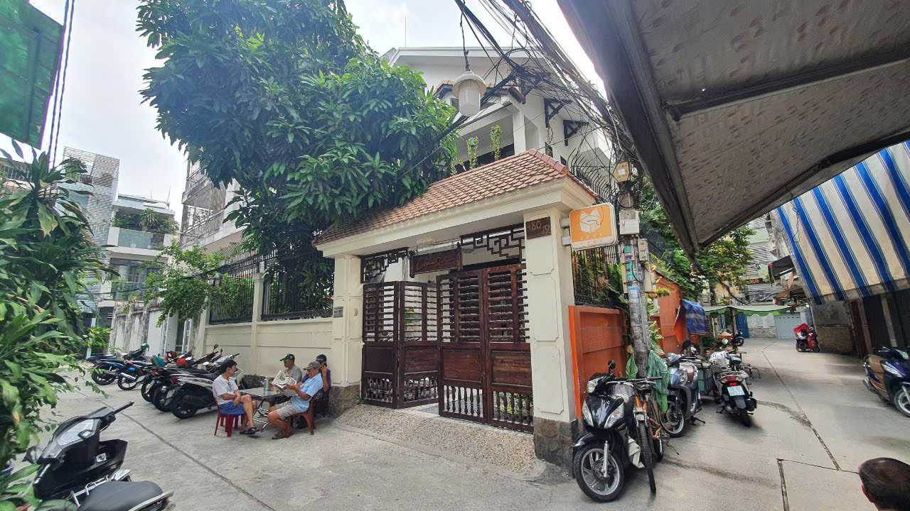 Biệt thự góc 2 mặt tiền Nguyễn Tri Phương, Quận 10 - (DT: 11x16m) 2 lầu mái thái giá 33 tỷ