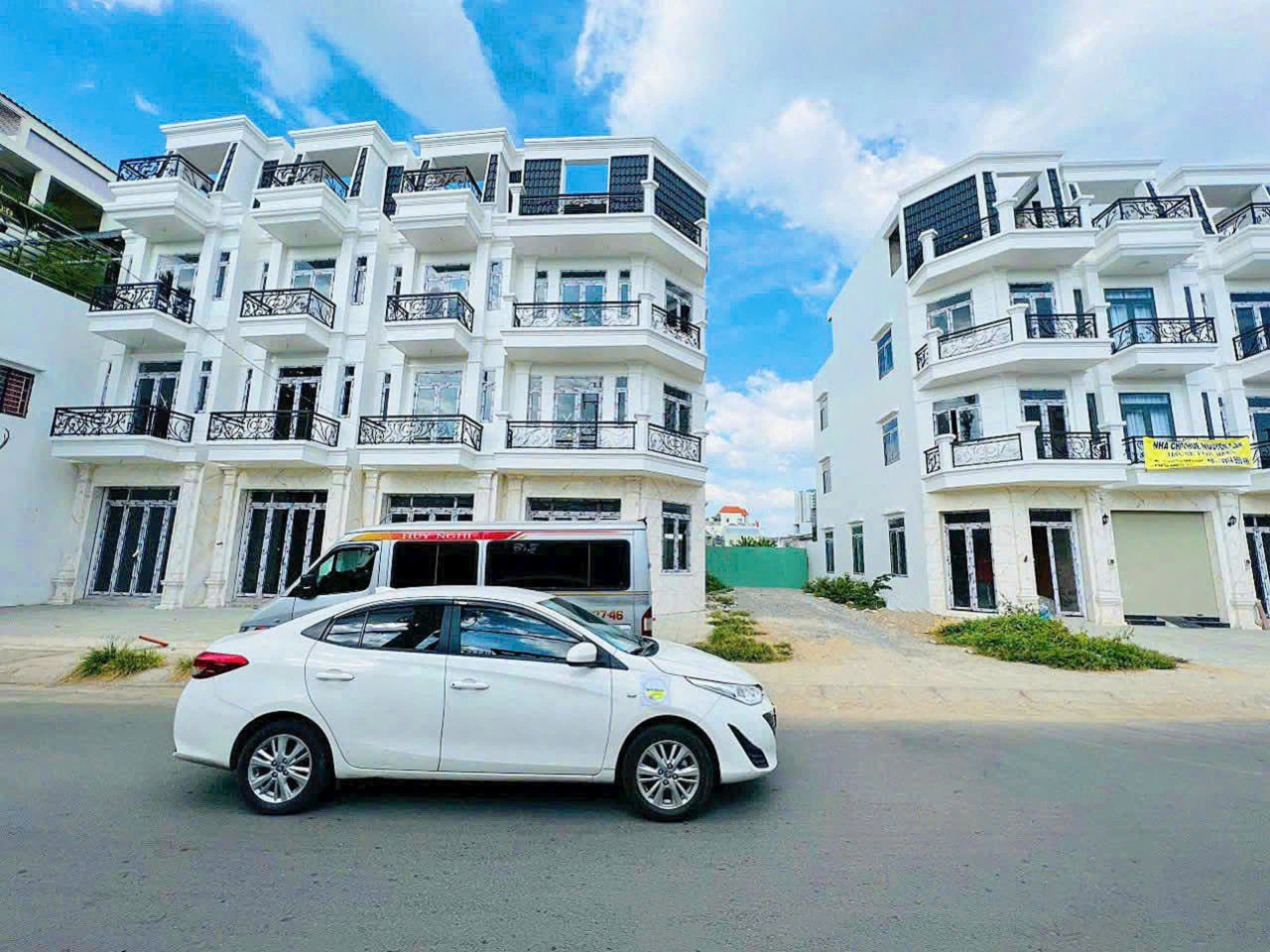 NHÀ PHỐ LIỀN KỀ MỚI 100% 80m2 SỔ RIÊNG TẠI NGUYỄN TRIỆU LUẬT, BÌNH TÂN