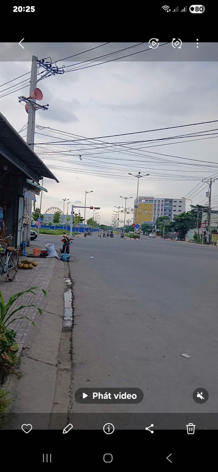 Lô đất  hiếm, MẶT TIỀN NGUYỆN TRUNG TRỰC, Sát QUÃNG TRƯỜNG.