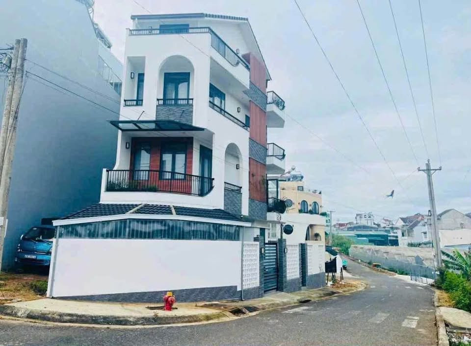 Cần Bán Nhanh Nhà Phố mới xây đường Nguyên Tử Lực, Đà Lat giá chỉ 9 tỷ
