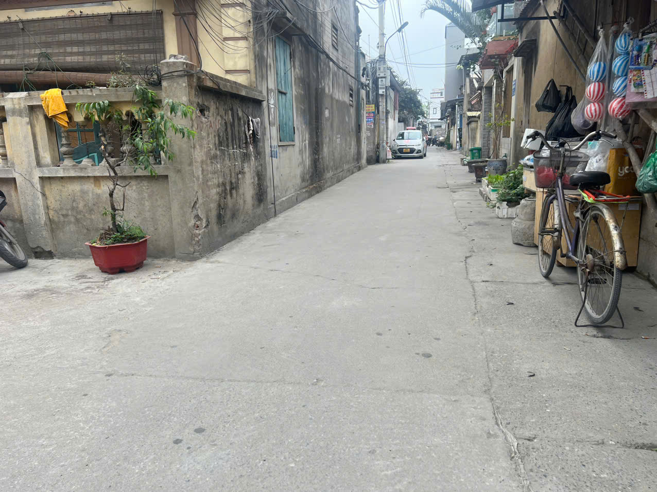 Đất nền 90m2, mặt tiền 5m, ngõ rộng 7m,
 cực kỳ phù hợp cho việc xây dựng nhà ở hoặc kinh doanh. Pháp lý đầy đủ, sổ đỏ sẵn sàng. Giá chỉ 1,9 tỷ