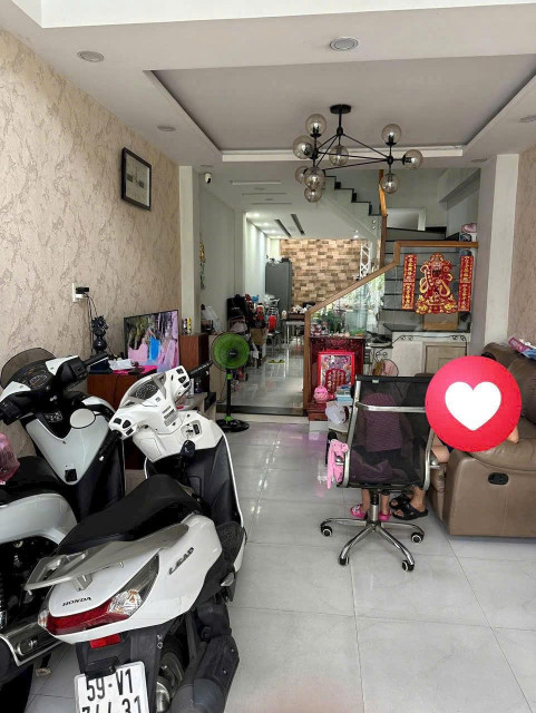 *++Bán Nhà Mới Ở Liền_Sau Lưng Mặt Tiền Trung Tâm Quận 5_4Tầng-4PN 3.6x16 Hơn 10Tỷ