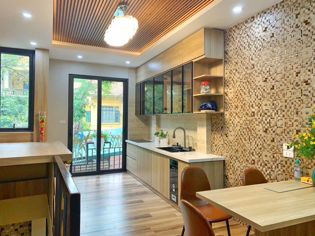 Nhà Nguyễn Văn Cừ 48m 5 tầng rộng 4.4m ngõ ô tô 10.4 tỷ