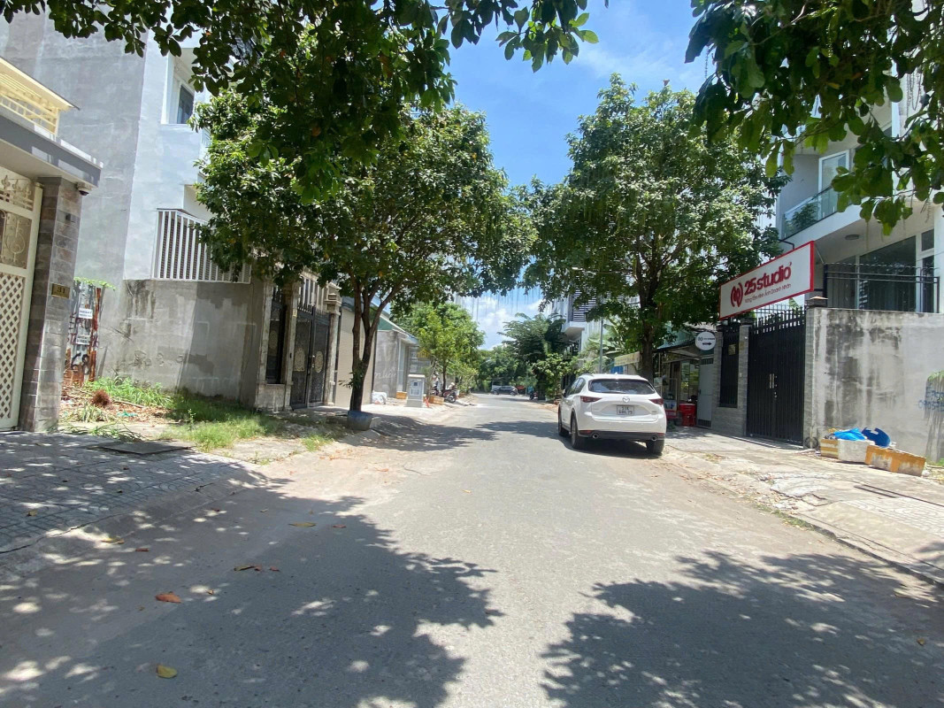 Bán biệt thự liền kề Q.2, Nguyễn Văn Hưởng, 615m², 160 tỷ, sổ đỏ