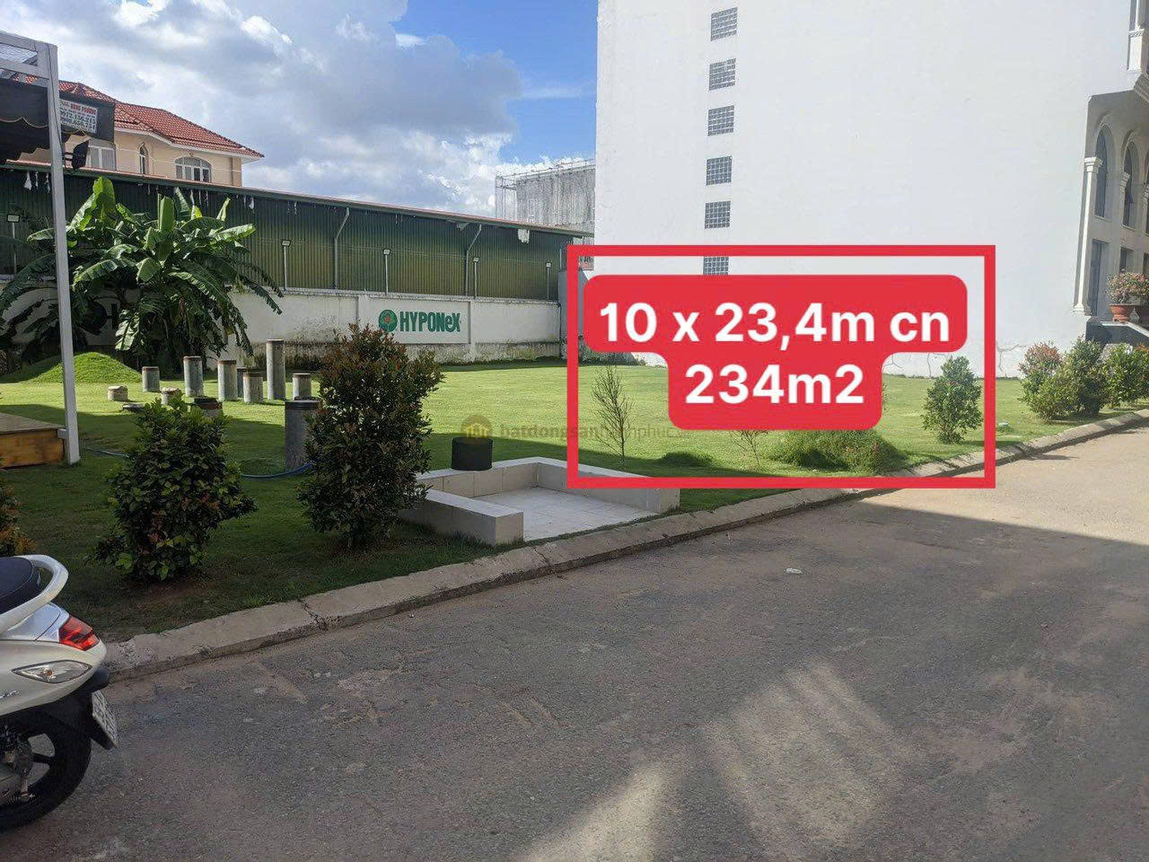 "Bán 2 Lô đất hẻm 188 Nguyễn Văn Hưởng, Thảo điền, Q2 
- DT Đất  Tổng 470,8m2  - 108 TỶ