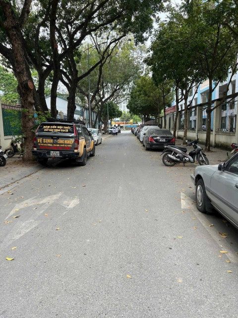 MẶT NGÕ NGUYỄN VĂN HUYÊN - 30M RA PHỐ - ÔTÔ VÀO NHÀ - 7 TẦNG THANG MÁY - GIÁ 19 TỶ