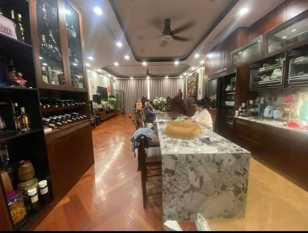 BÁN NHÀ NGUYỄN VĂN HUYÊN, PHÂN LÔ, ÔTÔ TRÁNH, KINH DOANH, DT 56M2 GIÁ 17TỶ