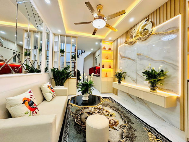 BÁN NHÀ RIÊNG PHỐ NGUYỄN VĂN LINH,26 M2,4 TẦNG 3.68 TỶ,LONG BIÊN.