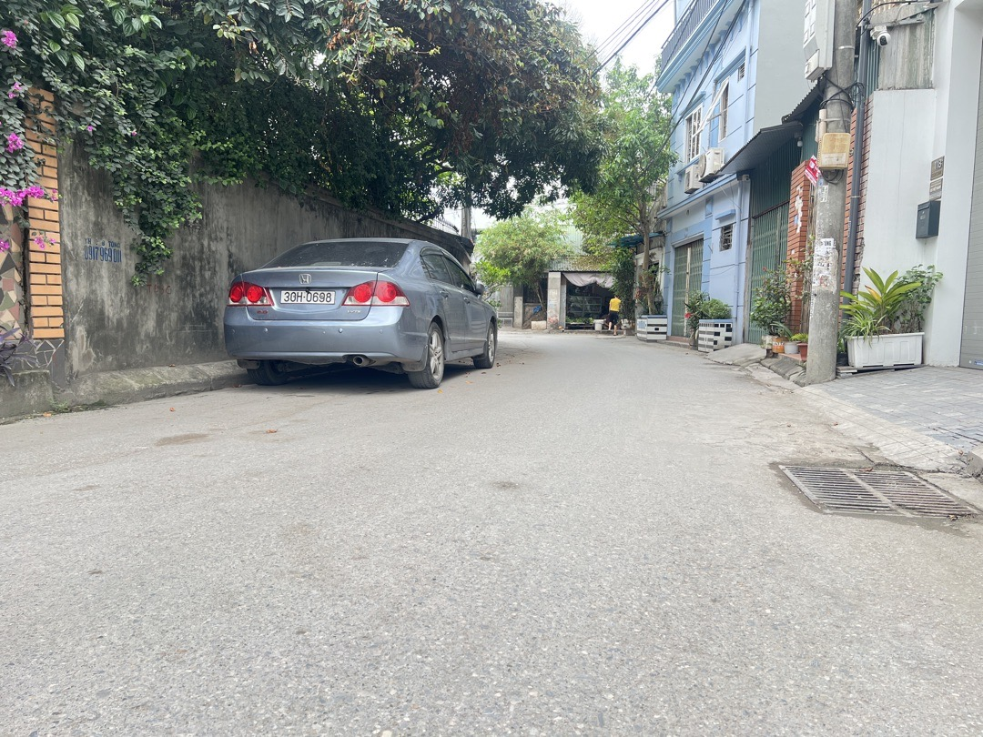 Nguyễn Văn Linh,Thạch Bàn Dt42.2m ô tô thang máy giá 8.6 tỷ