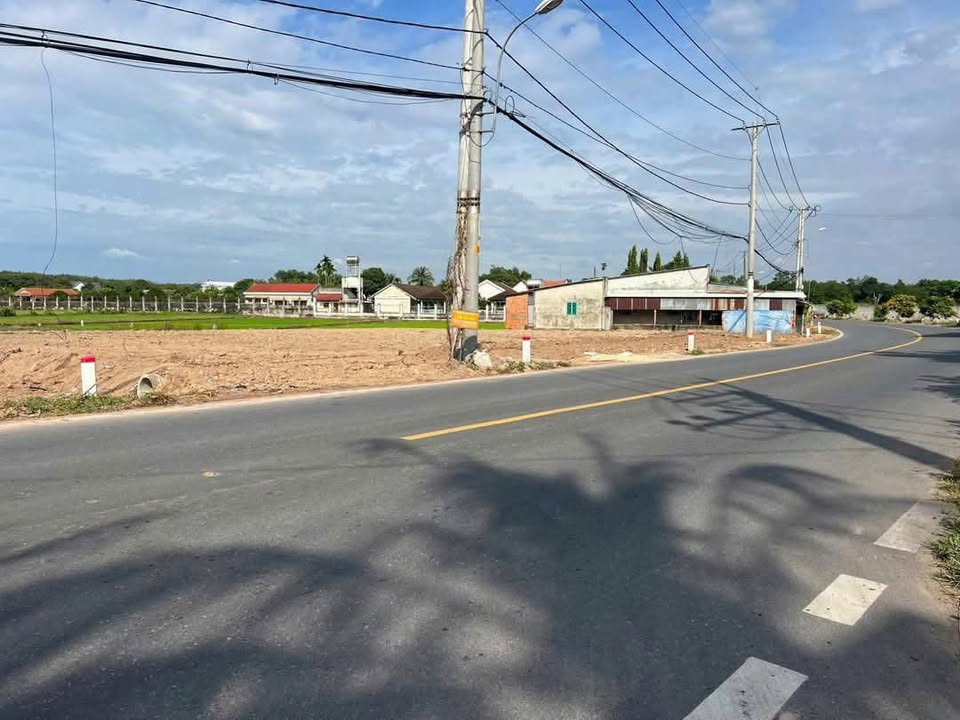 Bán sỉ 7 sổ MT NHỰA(35x35=1.225m2)có 700m2 thổ cư,SHR sổ sẳn ,giữa 3kcn,2TP 280 triệu/s