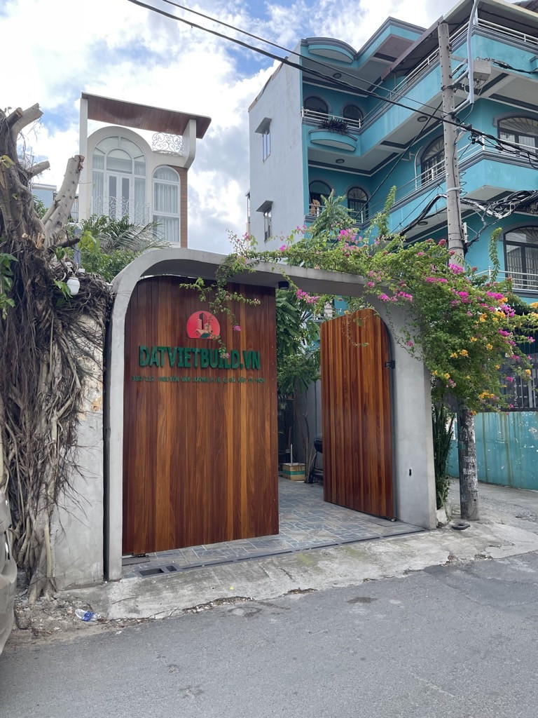 350.110.1 A Nguyễn Văn Lượng 47 4 4,8 10 5,8 tỷ , phường 16 , Quận Gò Vấp , TP HCM từ 9-15 tỷ   HĐ Trưởng phòng Khoa Hải - Khối Tín Phát  0986985436 Hoa Hồng 3% gia bán .
